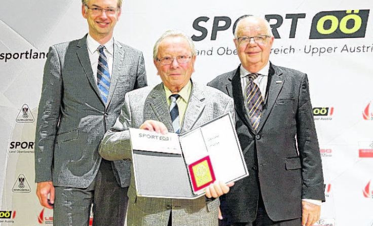 Alois Gahleitner aus St. Florian/Inn wurde zum Sport-Konsulenten ernannt. Foto: Land OÖ