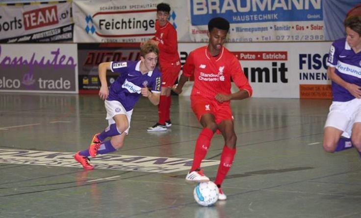 Der Nachwuchs des FC Liverpool kickt erneut beim Baumit Hallencup.