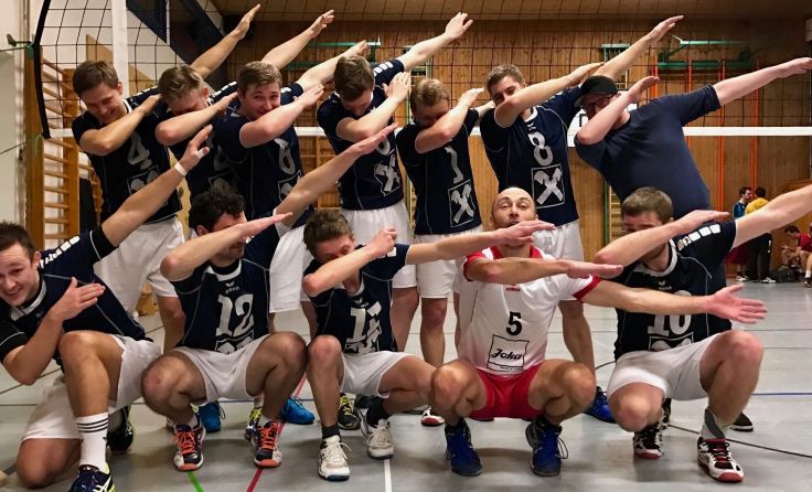 Die VCE Jungs holen sich zum Jahresauftakt gleich zwei Siege.