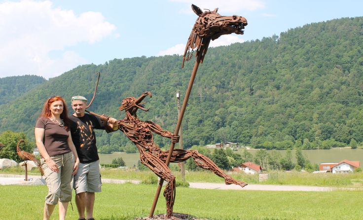 Annemarie und Günther Fahrner fertigen Skulpturen aus Alteisen.