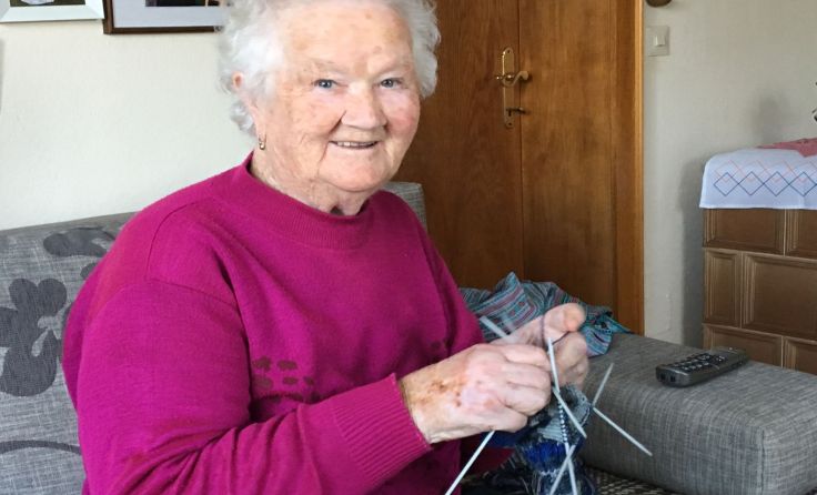 Fleißige Strickerin Rosa Forsthuber Foto: Gruber