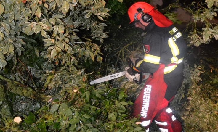 Unzählige Sturmschäden mussten beseitigt werden. Foto: BFKDO Schärding