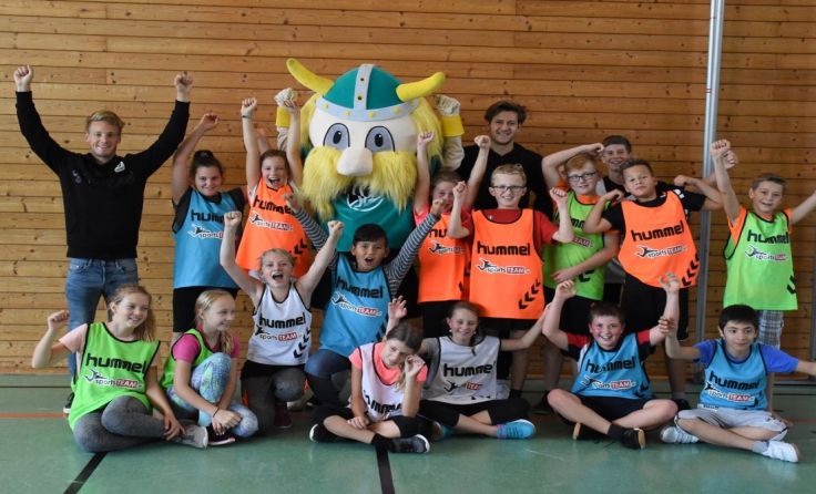 Der SV Ried war zu Besuch in der Neuen Mittelschule Raab.