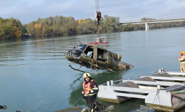 Die Bergung fand mittels Kran statt. Foto: FF Schärding