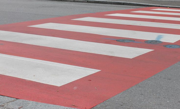 Die Schärdinger wurde am Schutzweg von einem Auto angefahren.