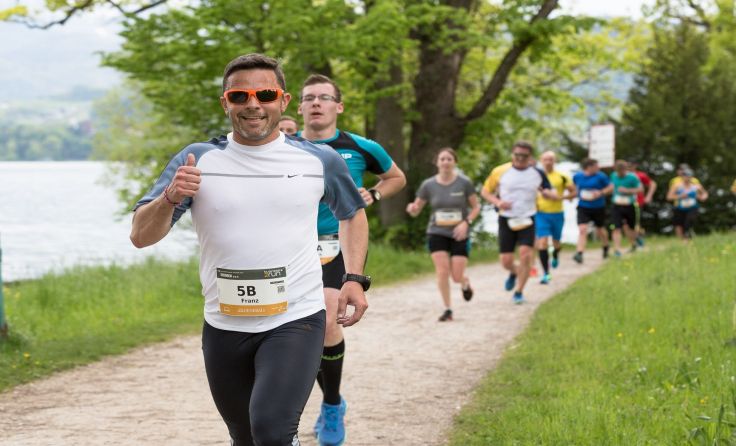 Beim Business2Run-Event wird in Dreierteams gelaufen. Foto: b2r