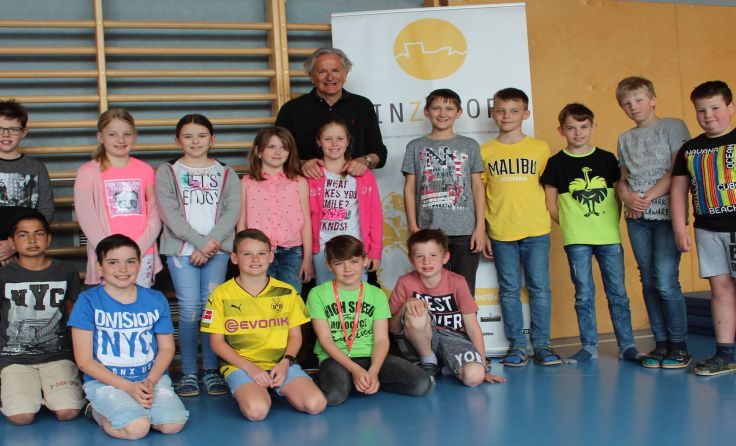 Folke Tegetthoff war mit der Schule des Zuhörens in der NMS Kopfing zu Gast.