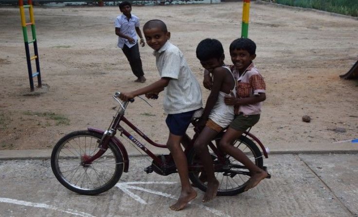 Fünf Fahrräder können für Kinder in Indien angekauft werden.