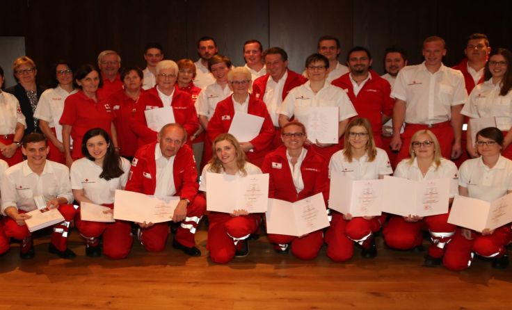 Bei der RK-Ortsstellenversammlung konnten viele Mitarbeiter geehrt werden.