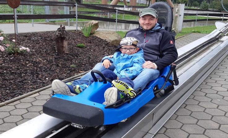 Beim Vater-Kind-Ausflug ging es in den Rodel- und Freizeitpark. Foto: Herbert Schwarz