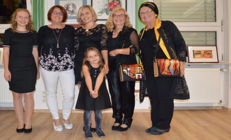 Vier Generationen einer Familie stellen ihre Kunstwerke aus. Foto: FIM Schärding