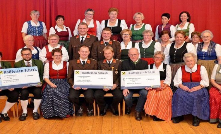 Die Goldhaubenfrauen aus St. Roman spendeten insgesamt 3.000 Euro. Foto: privat
