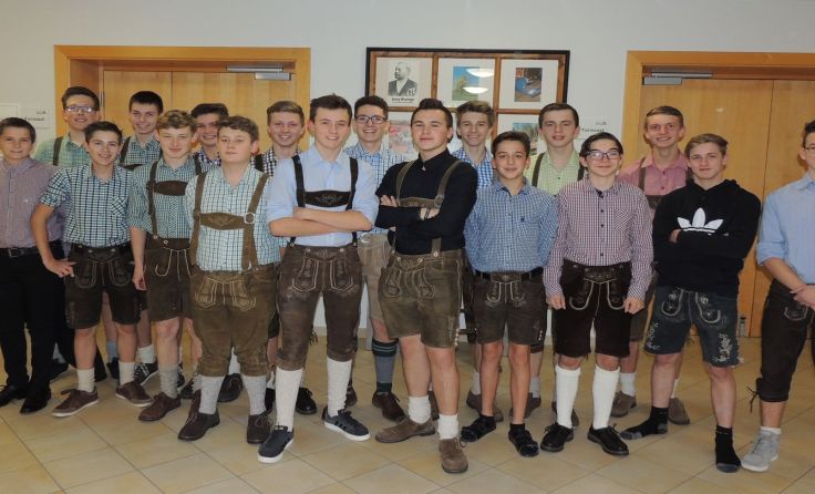 Die 2.A-Klasse der LFS Otterbach gründete die Firma "Des MOGmA". Fotos: LFS Otterbach