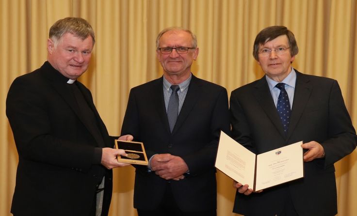 Anneliese Jakob und Maximilian Hörmanseder erhielten die Severin-Medaille. Fotos: Franz Reischl