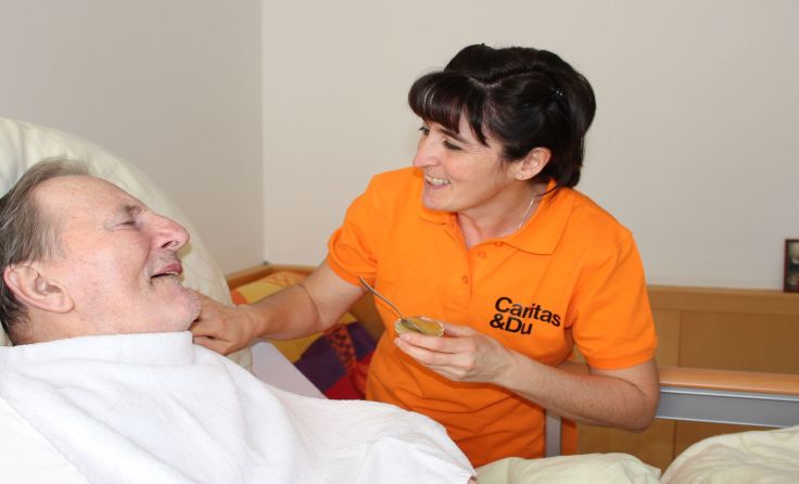 Caritas-Mitarbeiterin Doris Strassl aus Kopfing liebt ihre Arbeit. Foto: Caritas