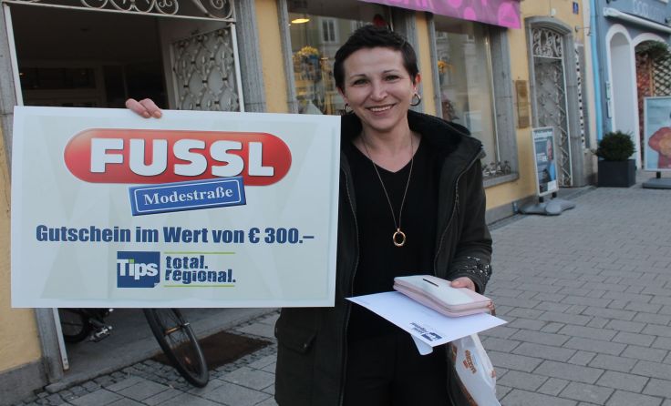 Emira Obic aus Schärding wurde vom Glücksengerl überrascht. Foto: EAuinger