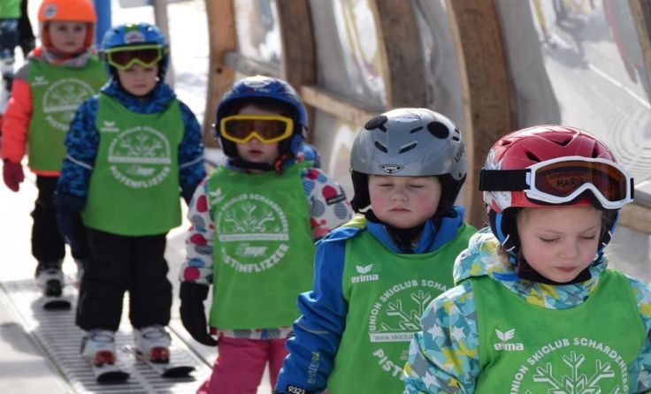 Krabbelschikurs des Skiklubs Schardenberg (Foto: privat)