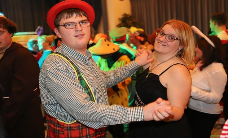 Beim 30. Maskenball der Lebenshilfe wurde ausgelassen getanzt. (Foto: Franz Hauzinger)