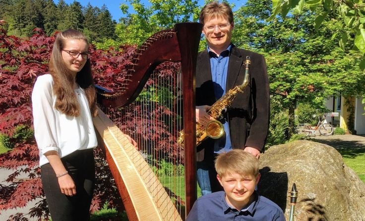 Christiane, Andreas und Stefan Bachmair laden zum Benefizkonzert ein. (Foto: privat)