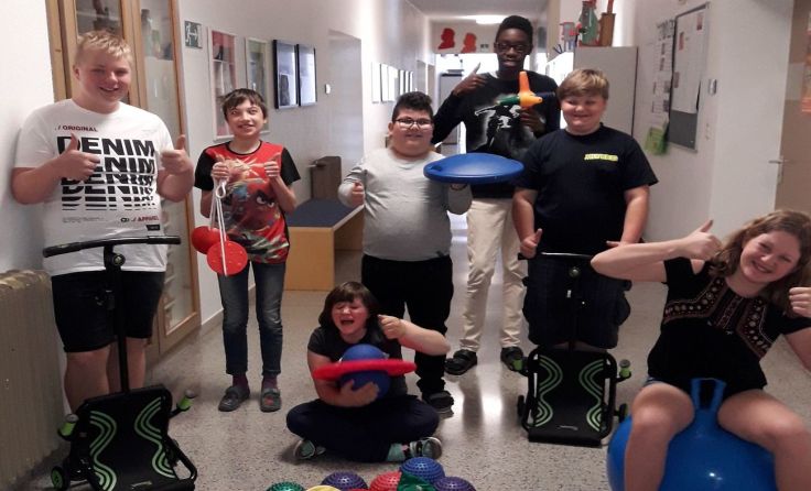 Die mit Spendengeldern gekauften Sportgeräte erfreuen Schüler und Lehrer. (Foto: NMS Münzkirchen)