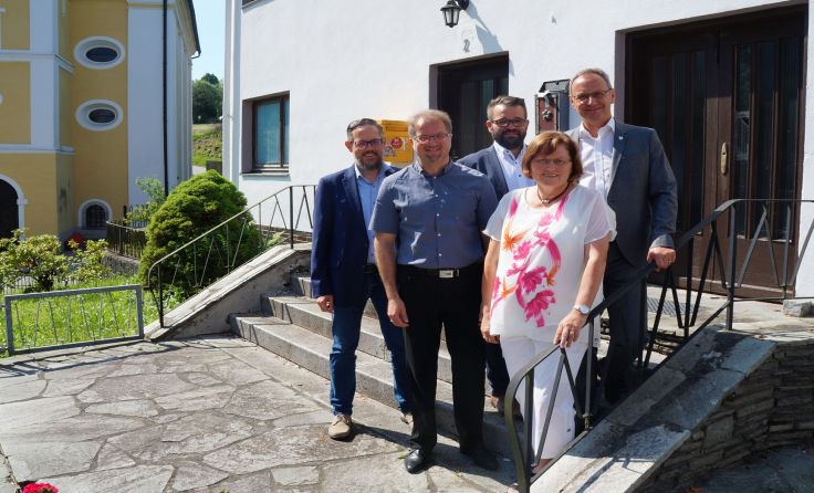 Mitten im Brunnenthaler Ortszentrum soll ein Ort der Begegnung entstehen. (Foto: EAuinger)