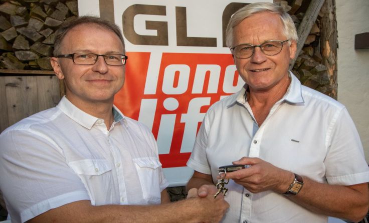 Schlüsselübergabe von Hubert Lang an den neuen Obmann Richard Gierlinger (Foto: IGLA)