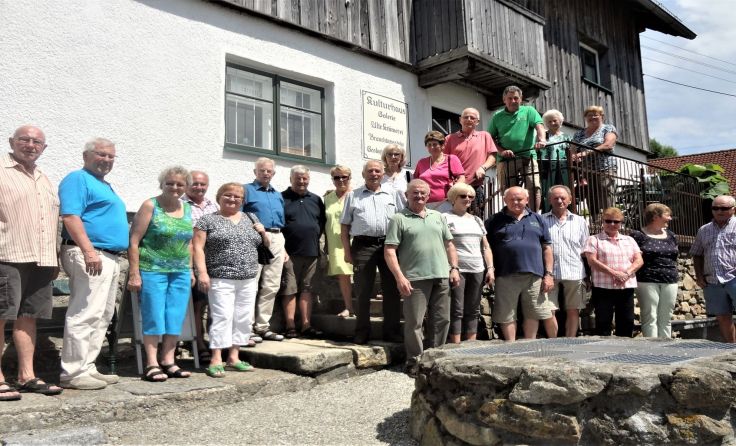 Johann Schöfberger und Josef Ruhland mit der Seniorenbund-Ortsgruppe Vichtenstein (Foto: privat)