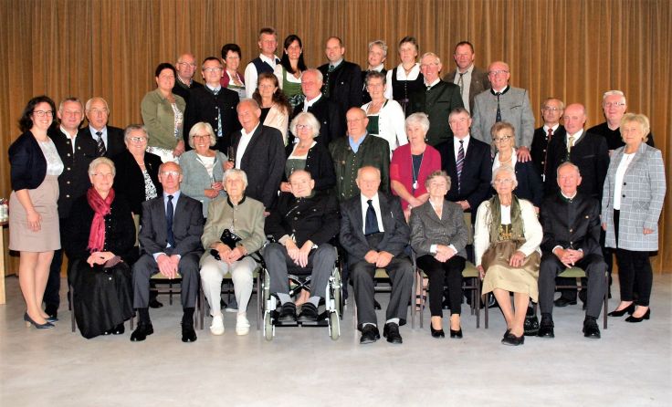 In Schardenberg fand ein Gottesdienst und eine Feier für die Jubelpaare statt. (Foto: Pfeil)