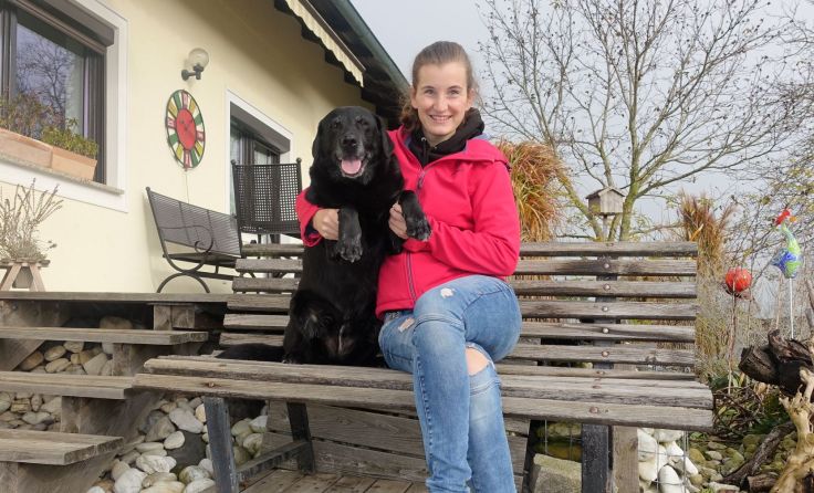 Elisabeth Mairingers Debüt-Single handelt vom Familienhund "Kimmy". Foto: privat
