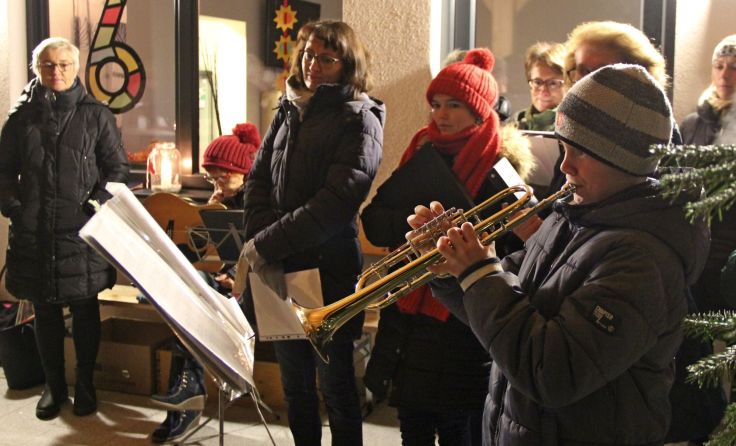 Adventfenster mit besinnlicher Musik (Foto: Union Wernstein)
