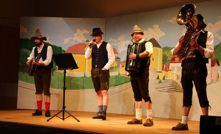 Die Gmoabuam sind fixer Programmpunkt der traditionellen Faschingssitzung. (Foto: MV Wesenufer)