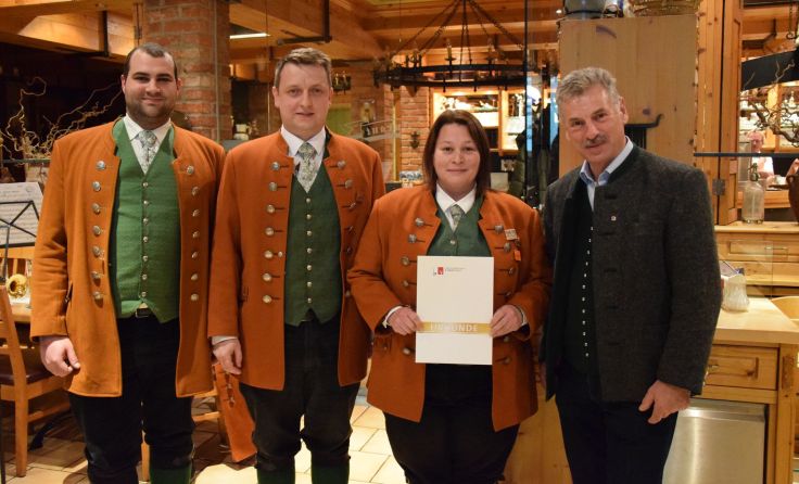 Die Verdienstmedaille in Silber wurde an Doris Siegesleitner überreicht. (Foto: privat)