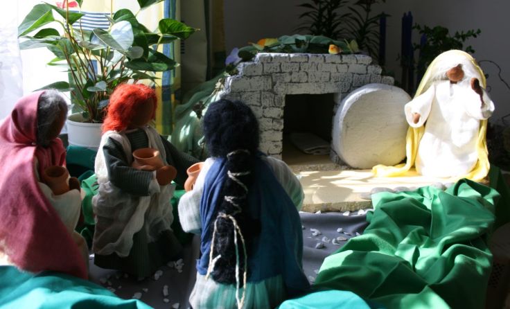 Ostern: Der Auferstandene Jesus begegnet den Frauen. (Foto: Martin Rögner)