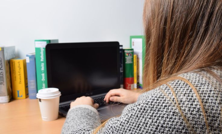 Online bietet das Jugendservice viele verschiedene Angebote. (Foto: Land OÖ)