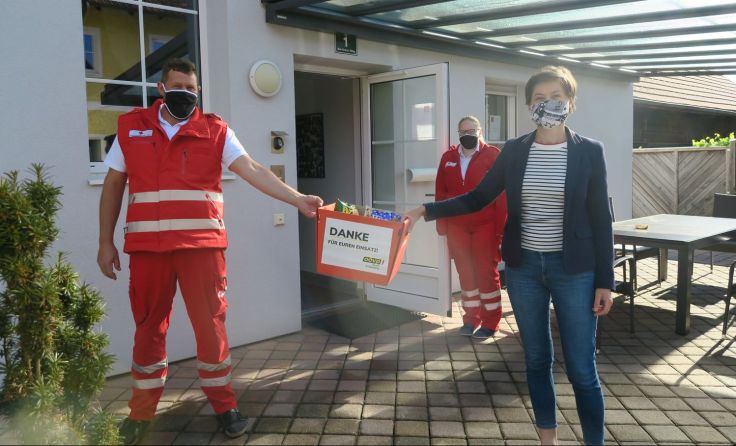 LAbg. Barbara Tausch (r.) mit dem Team des Roten Kreuz Esternberg (Foto: ÖVP)