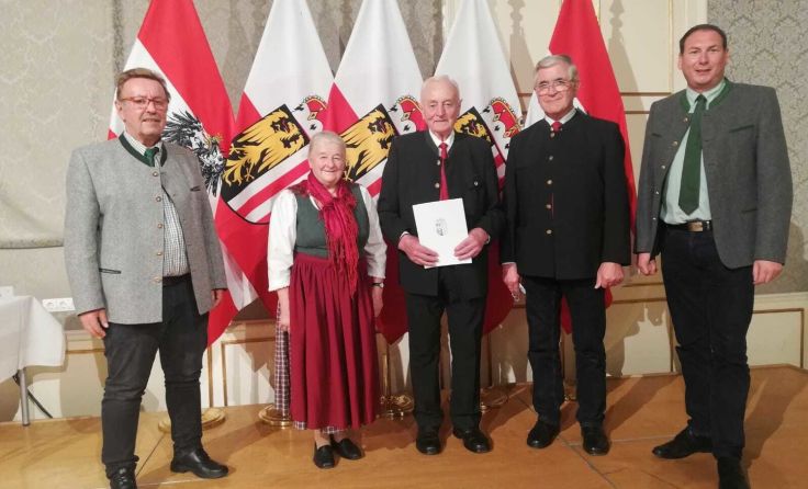 Karl Klaffenböck (mitte) erhielt die Verdienstmedaille des Landes OÖ. (Foto: privat)