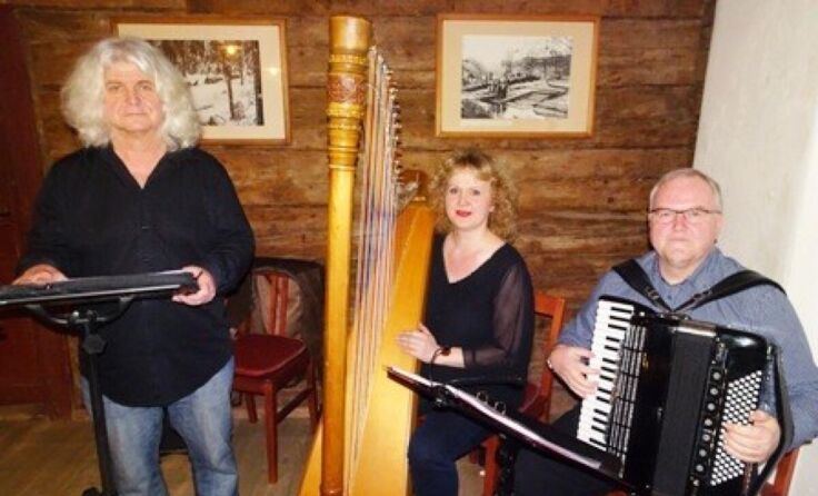 Mythenforscher Jakob Wünsch und die Musiker Ingrid und Hermann Hupf (Foto: privat)