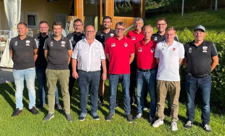 Die beiden Vorstände FC Andorf und Union Sigharting (Foto: privat)