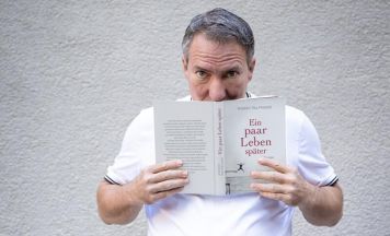 Robert Palfrader liest in Leonding aus seinem ersten Roman