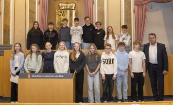 Schüler aus Eferding und St. Agatha bei Werkstatt für Demokratie in Oberösterreich