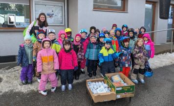 Kindergartenkinder aus Wallern in der Schischule