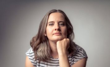 Kabarettistin Elli Bauer präsentiert in Gaspoltshofen ihr neues Programm