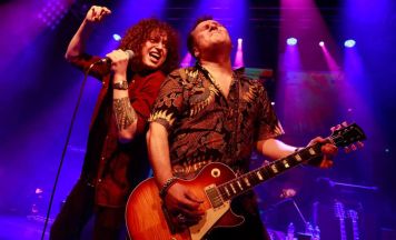 Grand Zeppelin tritt in der Hofbühne Tegernbach in Schlüßlberg auf