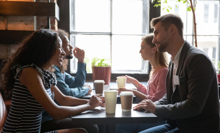 Unkompliziertes Kennenlernen (Foto: fizkes-stock.adobe.com)