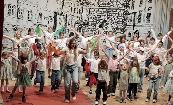 "Tanz der Farben" (Foto: Elkiz Peuerbach)