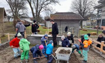 Kindergarten Weibern: Gemeinsam zum Naschgarten