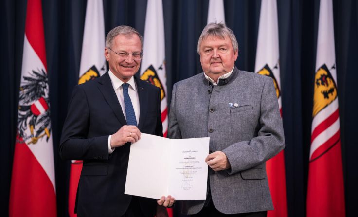 Herbert Klein (r.) mit Landeshauptmann Thomas Stelzer (Foto: Land OÖ/ Max Mayrhofer)