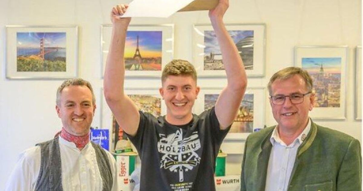 Marcel Kreische wins the state carpentry apprentice competition