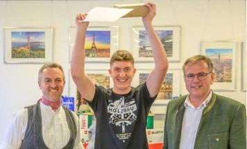 Marcel Kreische siegt beim Landeslehrlingswettbewerb der Zimmerer