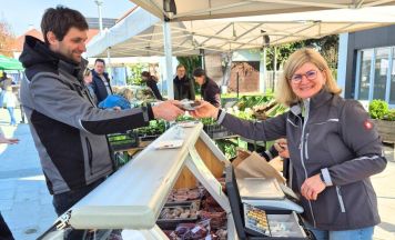 Treffpunkt für Liebhaber regionaler Produkte in Wallern